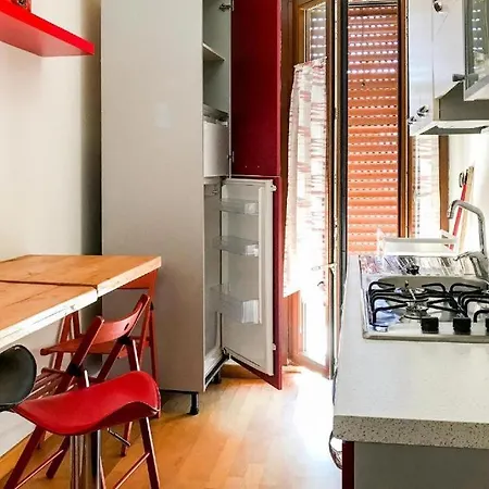Appartamento Centro Di Scauri A 100 M Dal Mare-Affitti Settimanali Apartmán