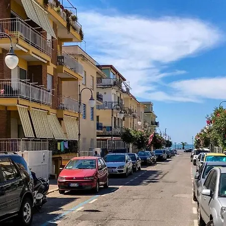 Apartmán Appartamento Centro Di Scauri A 100 M Dal Mare-Affitti Settimanali