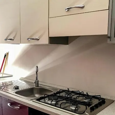 Appartamento Centro Di Scauri A 100 M Dal Mare-Affitti Settimanali Apartmán *